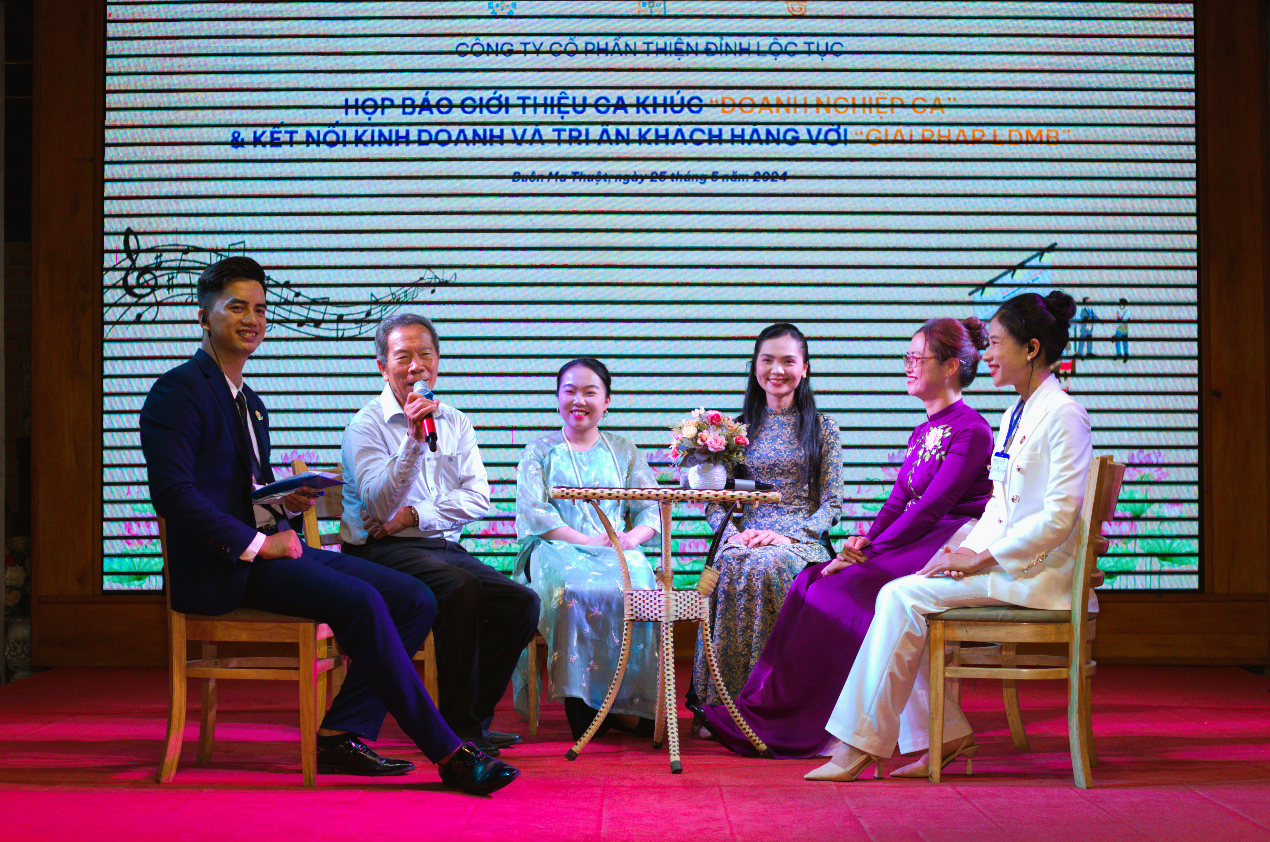 Họp báo giới thiệu bài hát Doanh nghiệp ca & “Kết Nối Kinh Doanh” và Tri ân khách hàng với giải pháp LDMB
